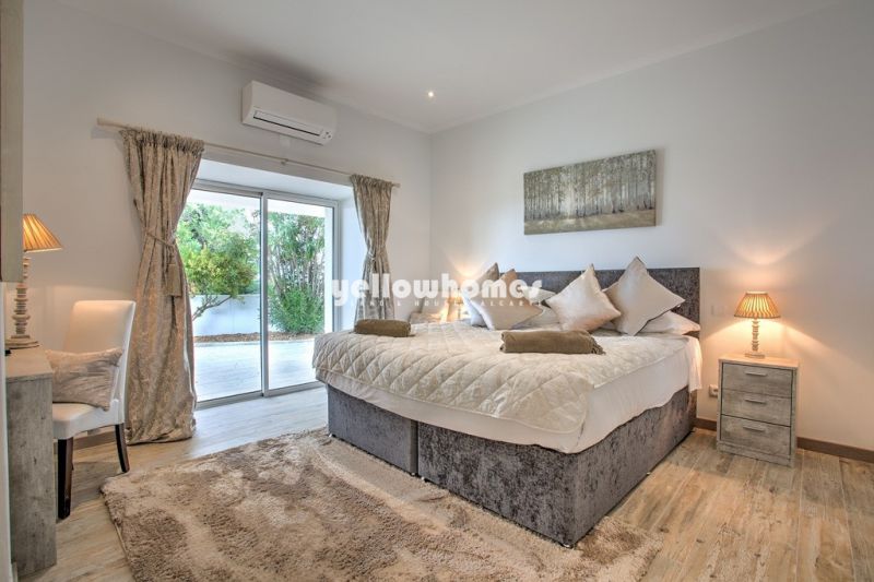 Moradia V5 contemporânea com vista mar e campo perto de Boliqueime